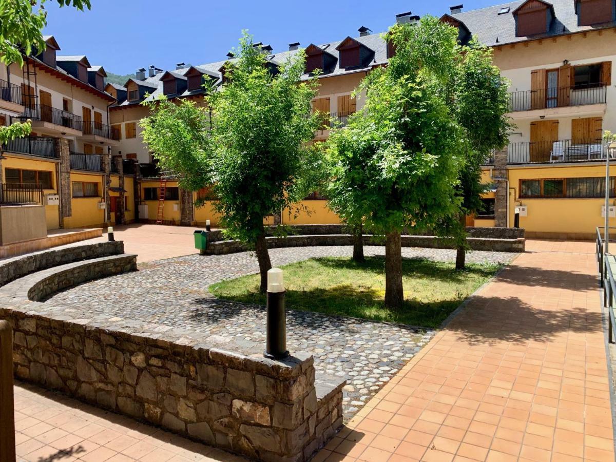 Апартаменты Bpirineos-Blest Бенаске Экстерьер фото